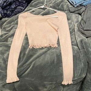 Long sleeve crop top baby pink